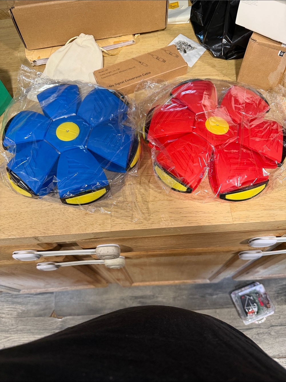 Kids Flower Catch Game - Blue / Red Soft Foam Toss Toy set of 6